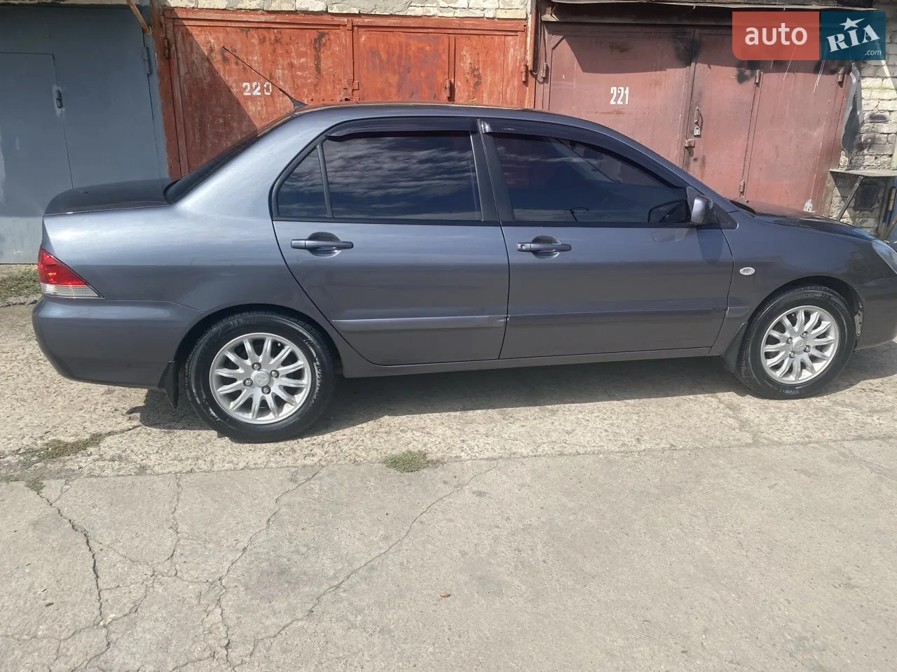 2010 Mitsubishi Lancer - мініатюра 15