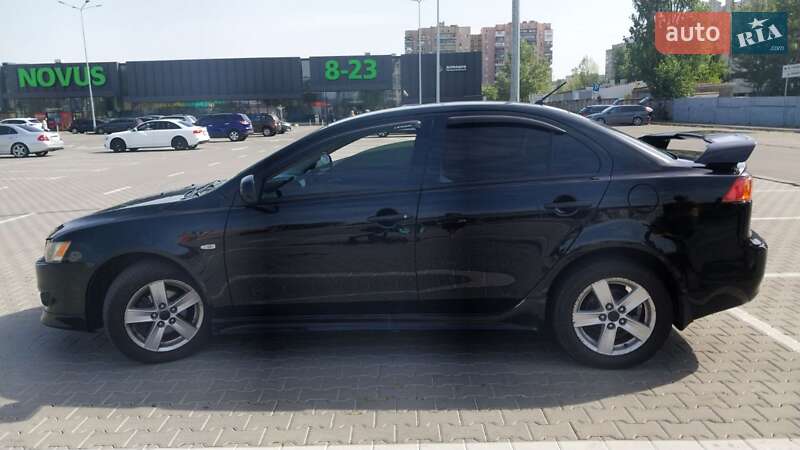 Седан Mitsubishi Lancer 2007 в Киеве