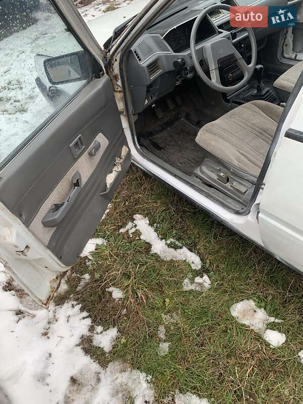 Хэтчбек Mitsubishi Lancer 1987 в Ильинцах фото 4 Хэтчбек Mitsubishi Lancer 1987 в Ильинцах