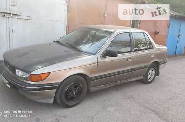 Седан Mitsubishi Lancer 1989 в Запорожье