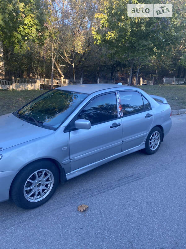 Седан Mitsubishi Lancer 2005 в Киеве