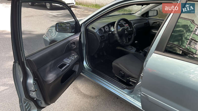 Седан Mitsubishi Lancer 2007 в Киеве