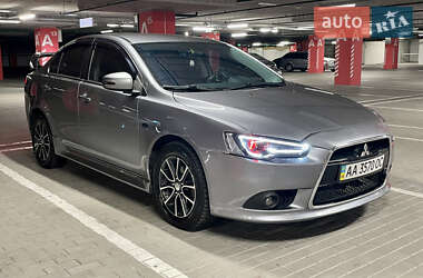 Седан Mitsubishi Lancer 2015 в Киеве