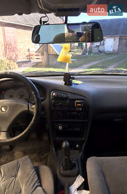 Седан Mitsubishi Lancer 1993 в 