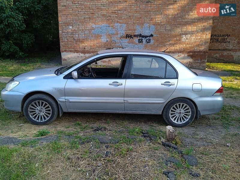 Седан Mitsubishi Lancer 2006 в Сумах