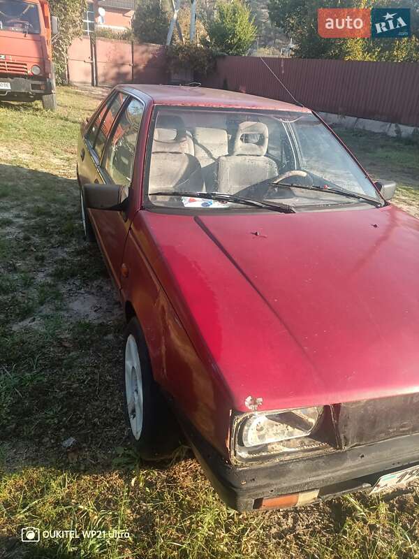 Седан Mitsubishi Lancer 1986 в Киеве