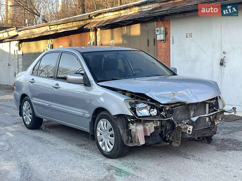 Седан Mitsubishi Lancer 2009 в Киеве