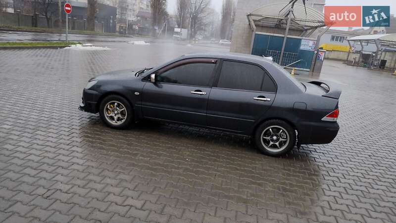 Седан Mitsubishi Lancer 2004 в Хмельницком