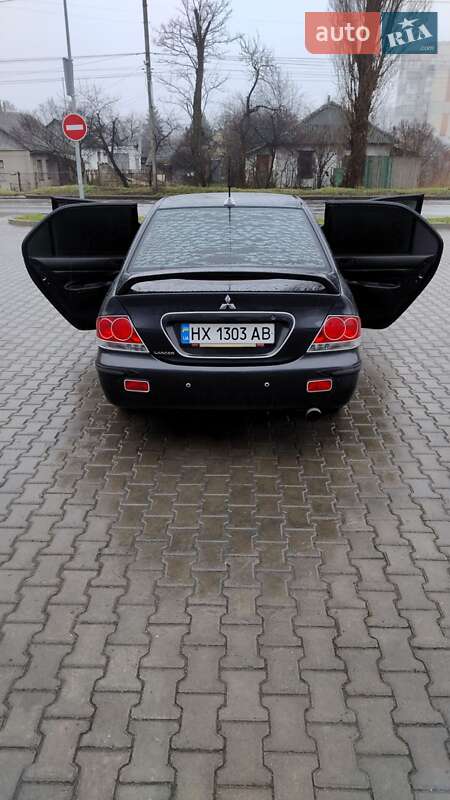 Седан Mitsubishi Lancer 2004 в Хмельницком
