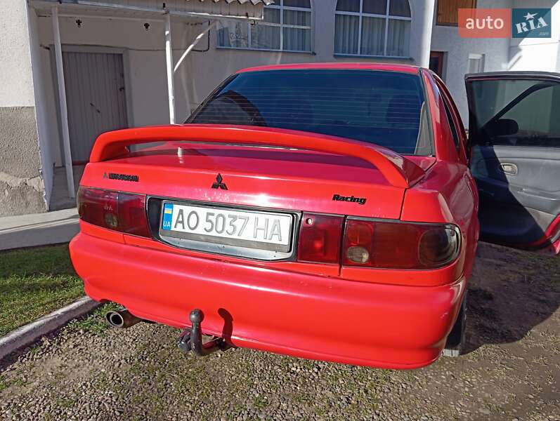 Седан Mitsubishi Lancer 1993 в Виноградові