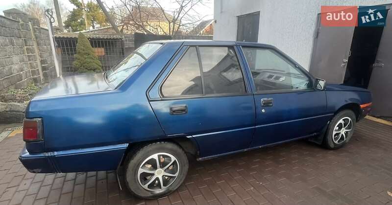 Седан Mitsubishi Lancer 1986 в Кривом Роге