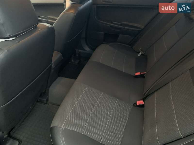 Седан Mitsubishi Lancer 2008 в Новому Бузі