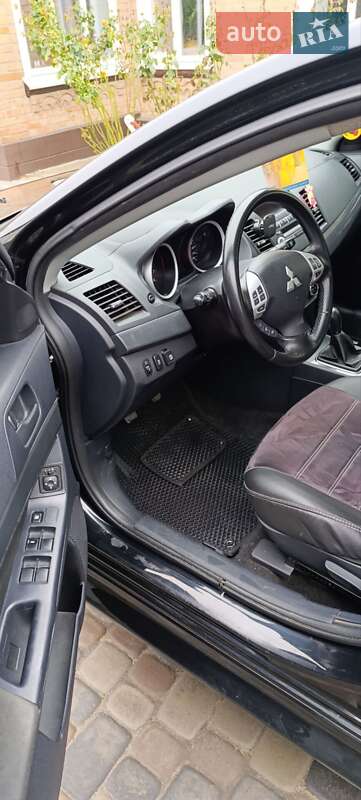Седан Mitsubishi Lancer 2011 в Олександрівці