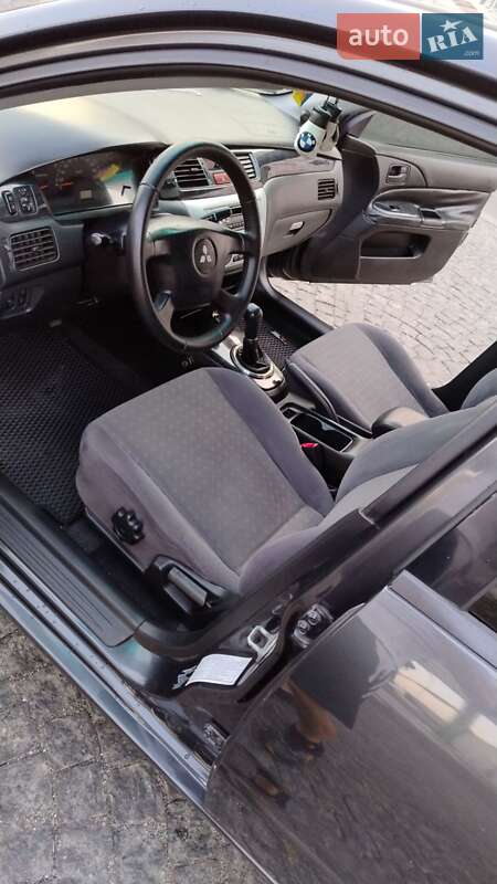 Седан Mitsubishi Lancer 2004 в Хмельницком