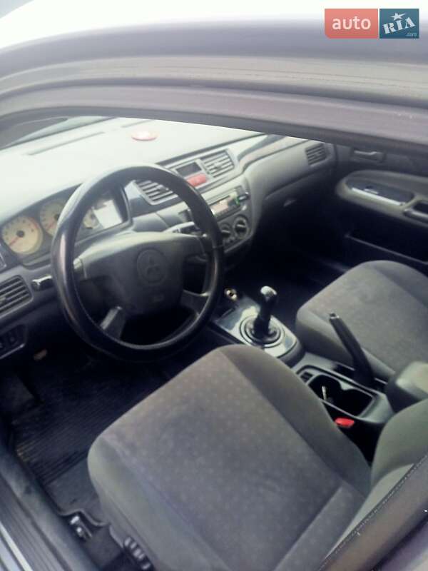 Седан Mitsubishi Lancer 2005 в Тлумаче