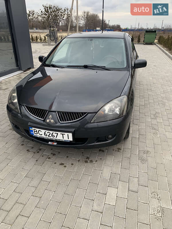 Седан Mitsubishi Lancer 2004 в Золочеве