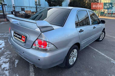 Седан Mitsubishi Lancer 2004 в Києві