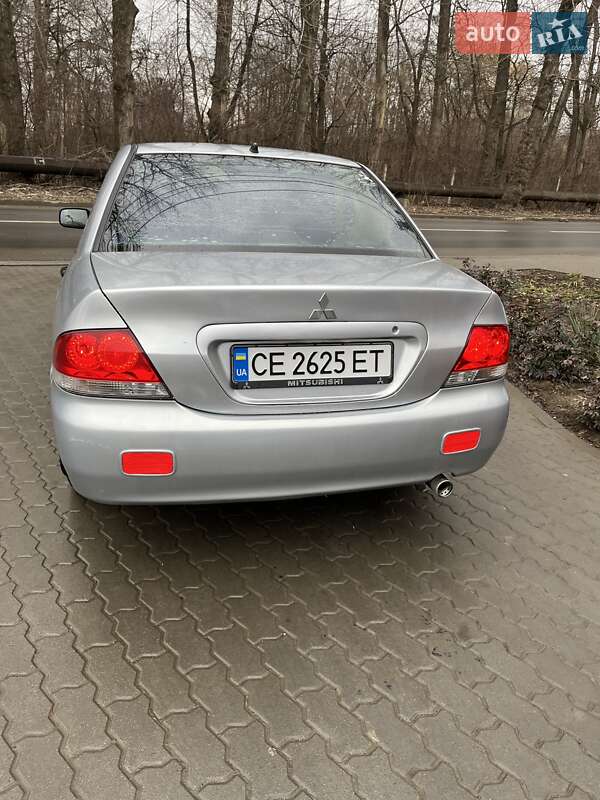 Седан Mitsubishi Lancer 2005 в Черновцах