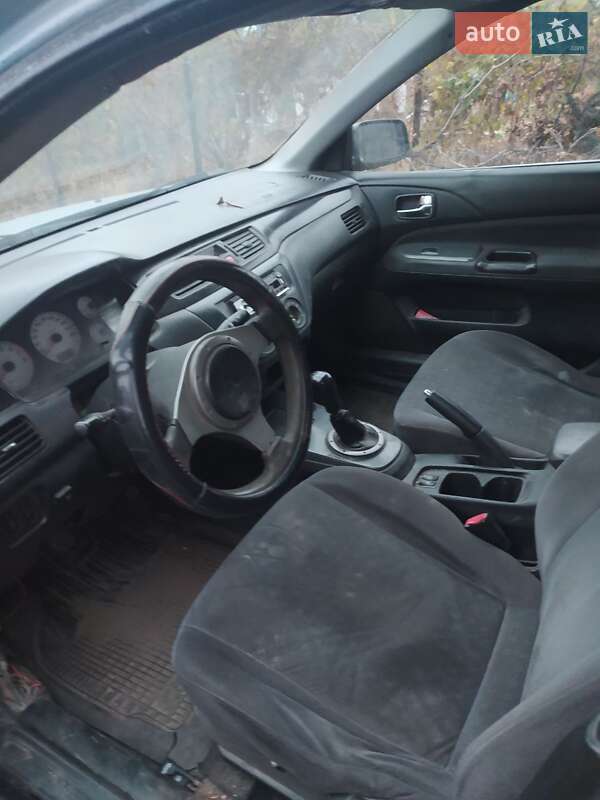 Седан Mitsubishi Lancer 2004 в Кам'янському