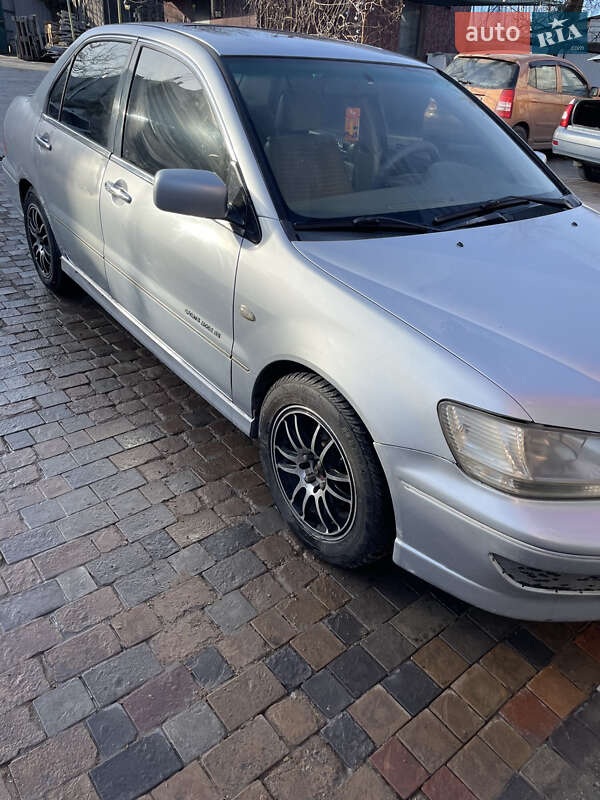 Седан Mitsubishi Lancer 2004 в Запорожье