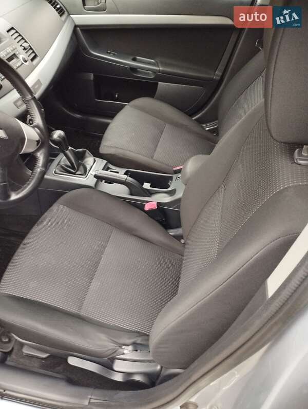 Седан Mitsubishi Lancer 2011 в Києві