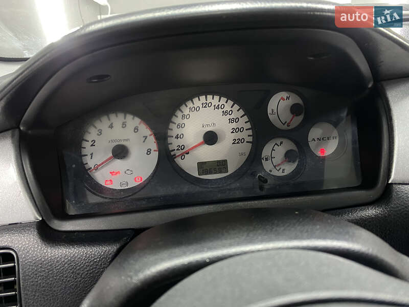 Седан Mitsubishi Lancer 2006 в Измаиле