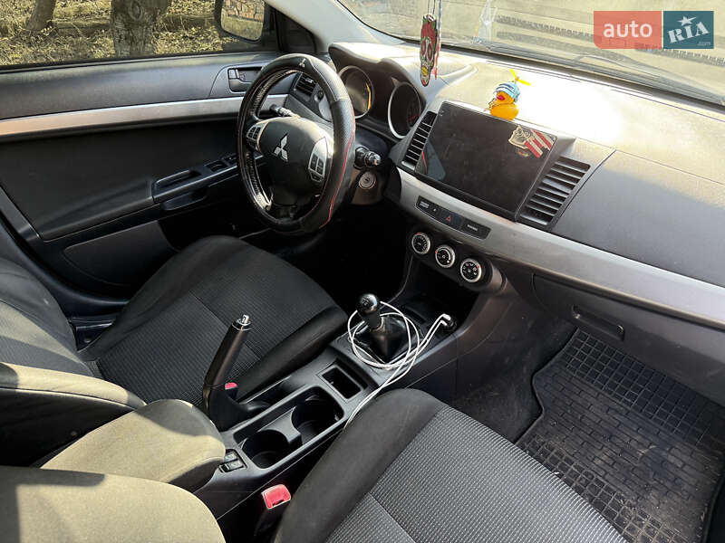 Седан Mitsubishi Lancer 2009 в Кривом Роге