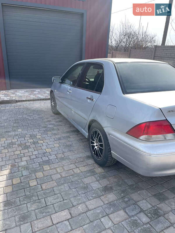 Седан Mitsubishi Lancer 2004 в Запорожье