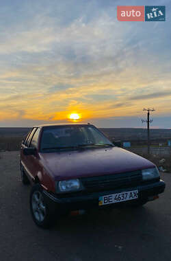 Седан Mitsubishi Lancer 1986 в Радостном