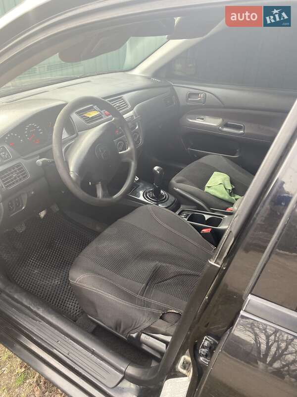 Седан Mitsubishi Lancer 2005 в Магдалиновке