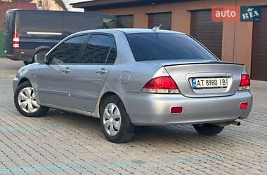 Седан Mitsubishi Lancer 2005 в Надворной