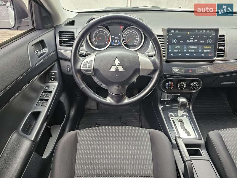 Седан Mitsubishi Lancer 2012 в Києві