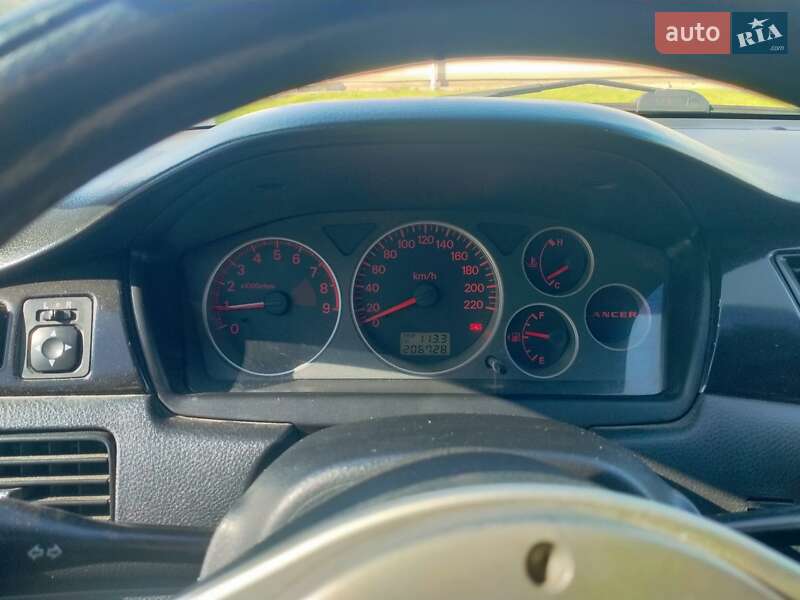 Седан Mitsubishi Lancer 2006 в Каменском