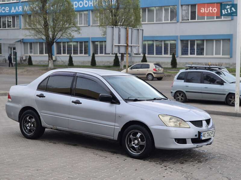 Седан Mitsubishi Lancer 2004 в 