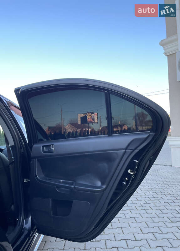 Седан Mitsubishi Lancer 2009 в Чернівцях