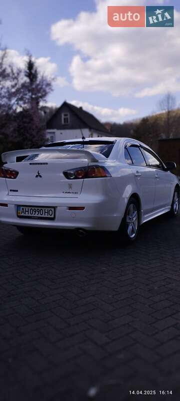 Седан Mitsubishi Lancer 2009 в Киеве