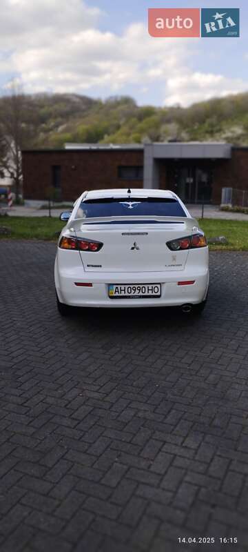 Седан Mitsubishi Lancer 2009 в Киеве