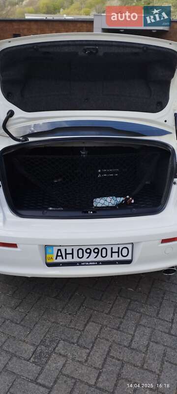 Седан Mitsubishi Lancer 2009 в Киеве