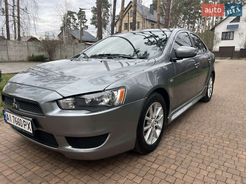Седан Mitsubishi Lancer 2016 в Києві