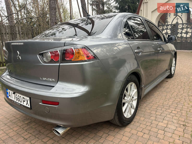 Седан Mitsubishi Lancer 2016 в Києві