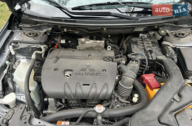 Седан Mitsubishi Lancer 2016 в 