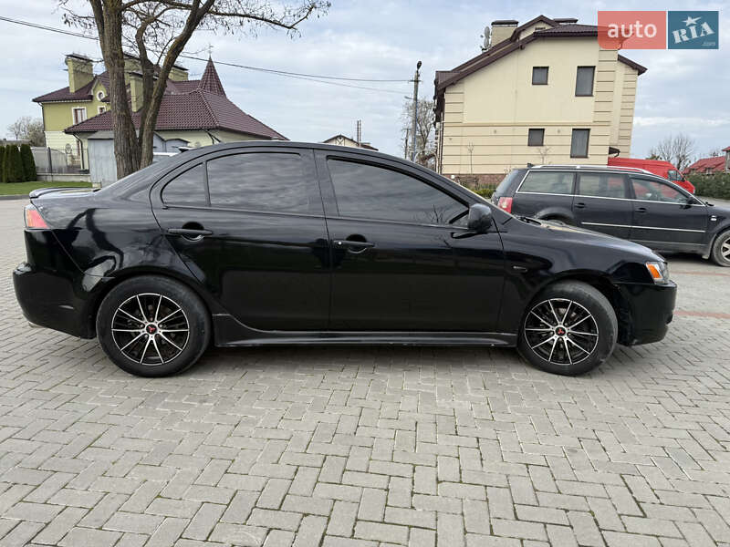 Седан Mitsubishi Lancer 2010 в Золочеве