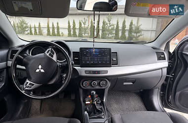 Седан Mitsubishi Lancer 2010 в Золочеві