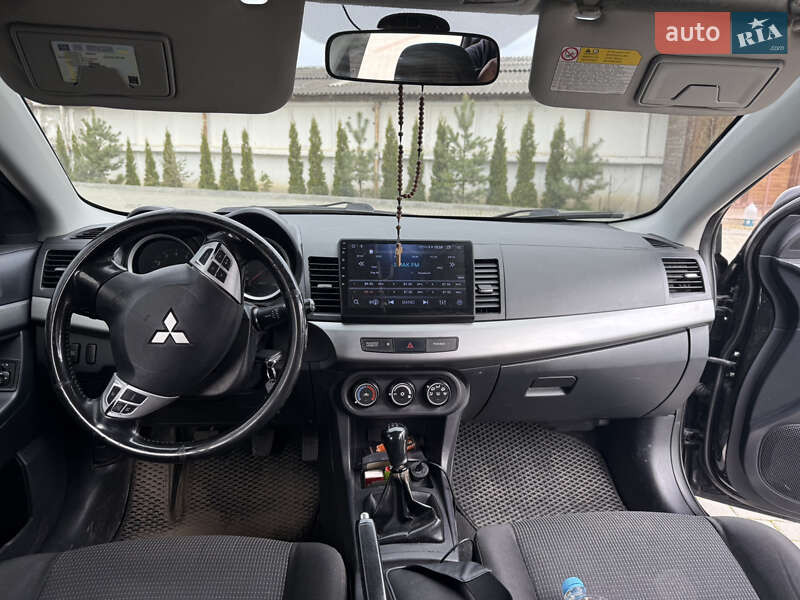Седан Mitsubishi Lancer 2010 в Золочеве