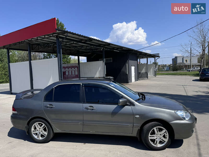 Седан Mitsubishi Lancer 2006 в Черкассах