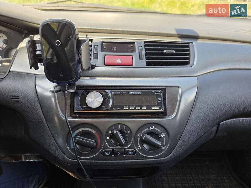 Седан Mitsubishi Lancer 2007 в Луцке