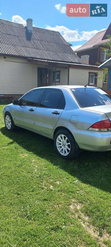 Седан Mitsubishi Lancer 2004 в Яремчі