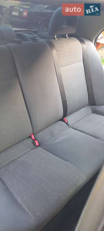 Седан Mitsubishi Lancer 2004 в Яремчі