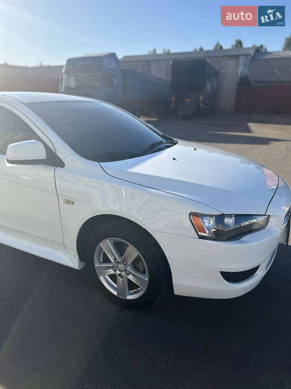 Седан Mitsubishi Lancer 2014 в Киеве