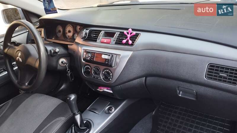 Седан Mitsubishi Lancer 2009 в Славянске